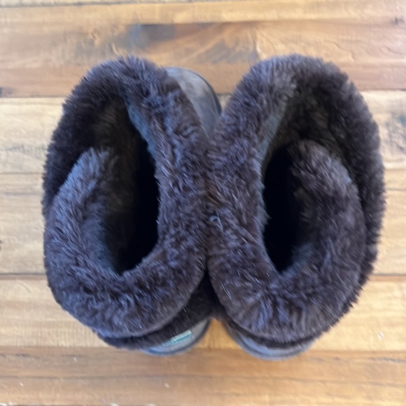 Lamo sheepskin lined boots, tan , size 10 - Picture 6 of 9